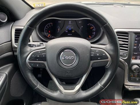 Used 2018 Jeep Grand Cherokee Altitude AWD/4WD image 17