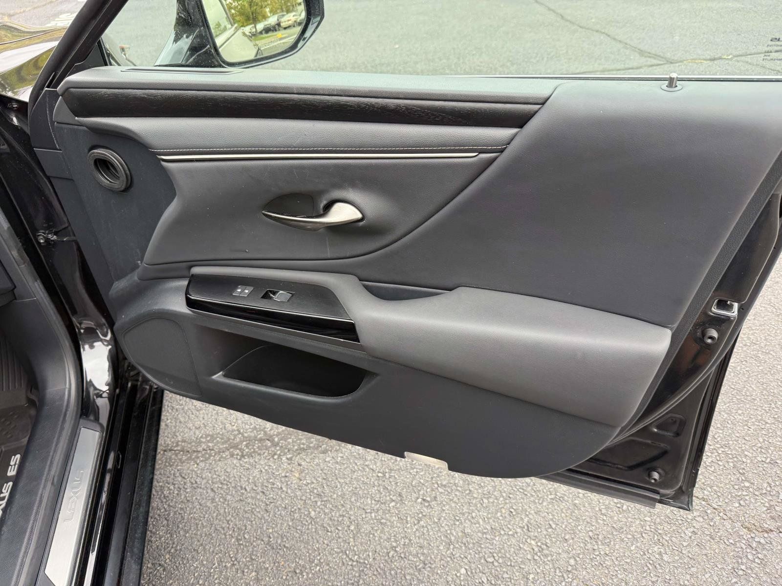 Used 2023 Lexus ES 350 w/ Premium Package FWD image 15