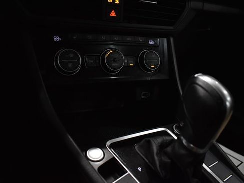 Used 2019 Volkswagen Jetta SEL image 21