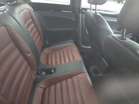 Used 2012 Volkswagen Beetle 2.0T w/ Lamp & Wheel Pkg image 18