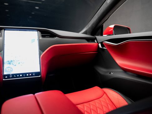 Used 2021 Tesla Model S Performance image 40