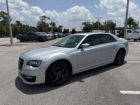 Used 2021 Chrysler 300 S w/ S Model Appearance Package RWD image 7