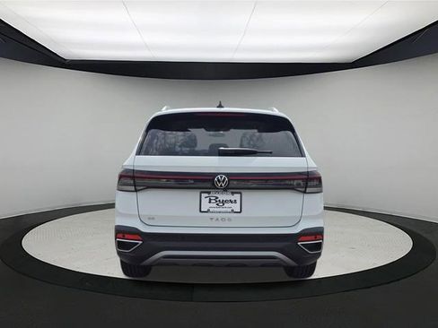 New 2026 Volkswagen Taos SE FWD image 6