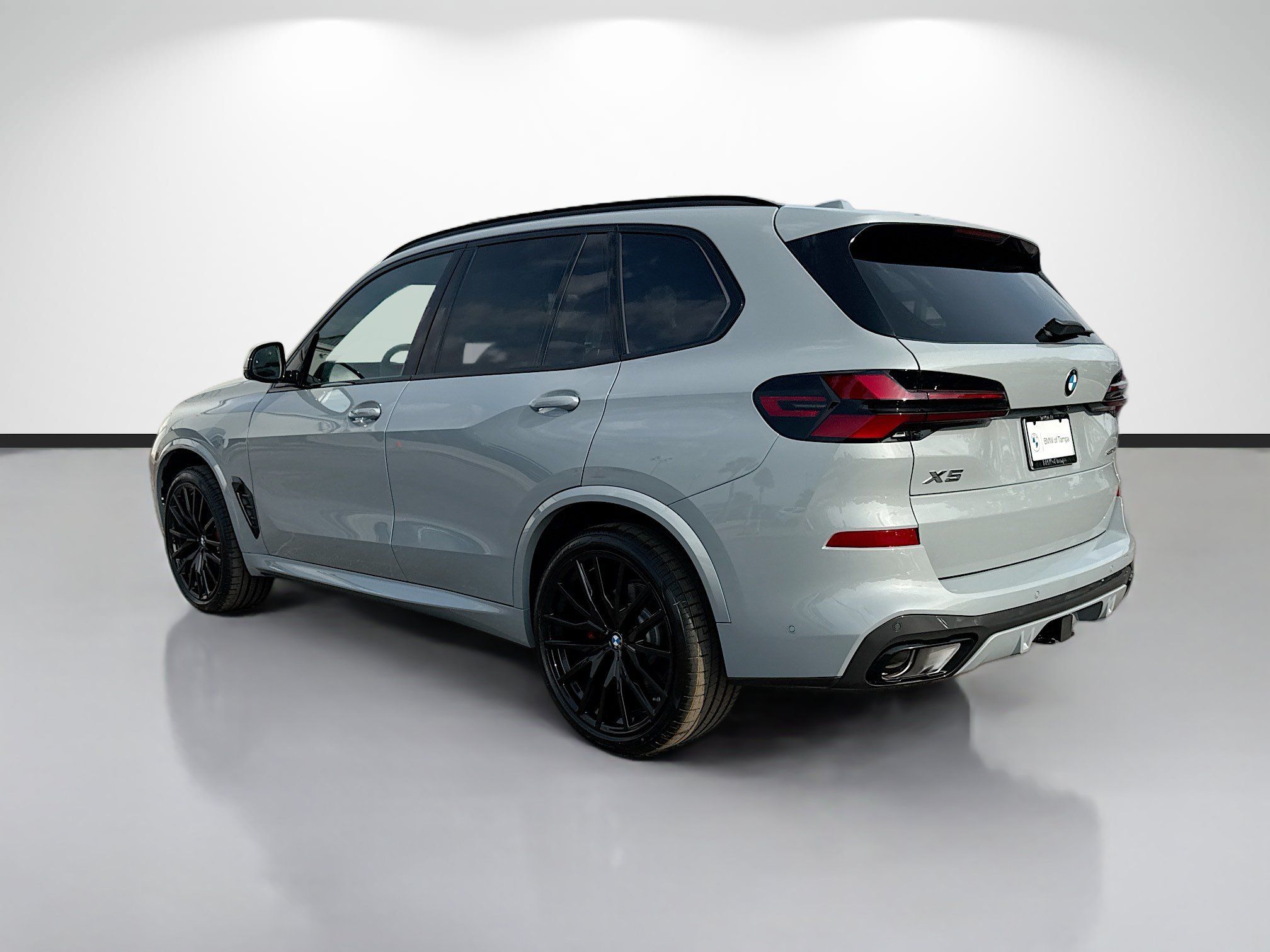 New 2026 BMW X5 sDrive40i w/ M Sport Package RWD image 5