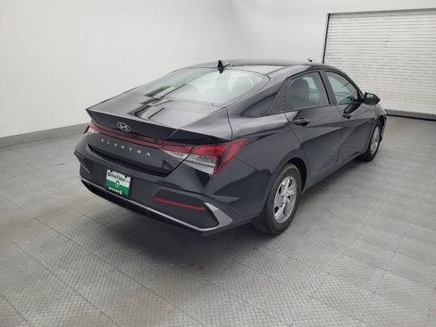 Used 2025 Hyundai Elantra SE FWD image 9