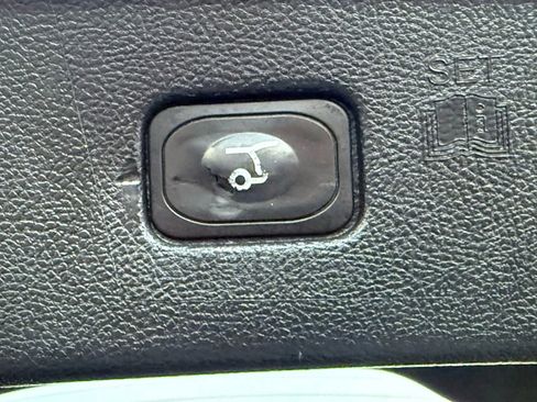 Used 2015 Ford Edge Titanium image 12