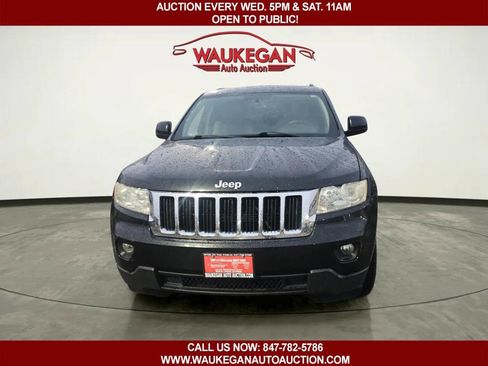 Used 2011 Jeep Grand Cherokee Laredo w/ Security & Convenience Group image 2