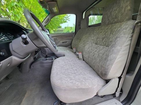 Used 2002 Toyota Tacoma 2WD Regular Cab w/ Enhancement Pkg image 14