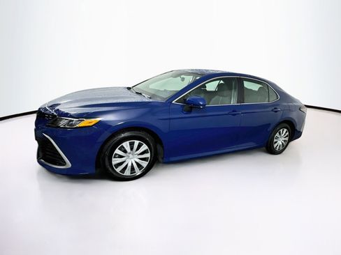 Used 2023 Toyota Camry LE FWD image 4