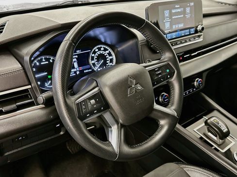Used 2024 Mitsubishi Outlander SE AWD/4WD image 18