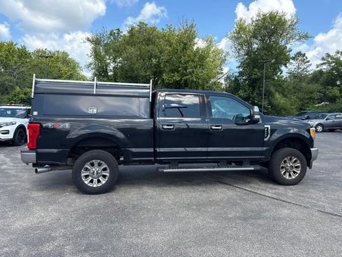 Used 2017 Ford F250 XLT w/ XLT Premium Package AWD/4WD image 9