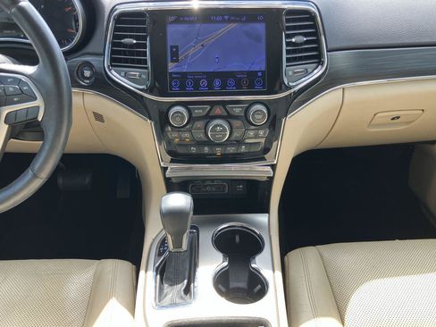 Used 2019 Jeep Grand Cherokee Limited w/ Luxury Group II RWD image 17
