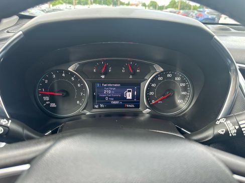 Used 2022 Chevrolet Equinox LT w/ Driver Convenience Package image 17