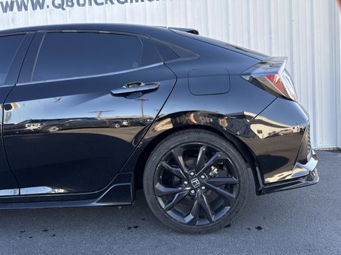 Used 2019 Honda Civic Sport Touring image 2