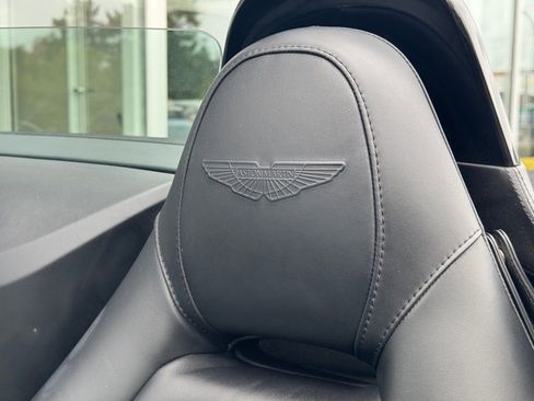 Used 2023 Aston Martin V8 Vantage Roadster image 37