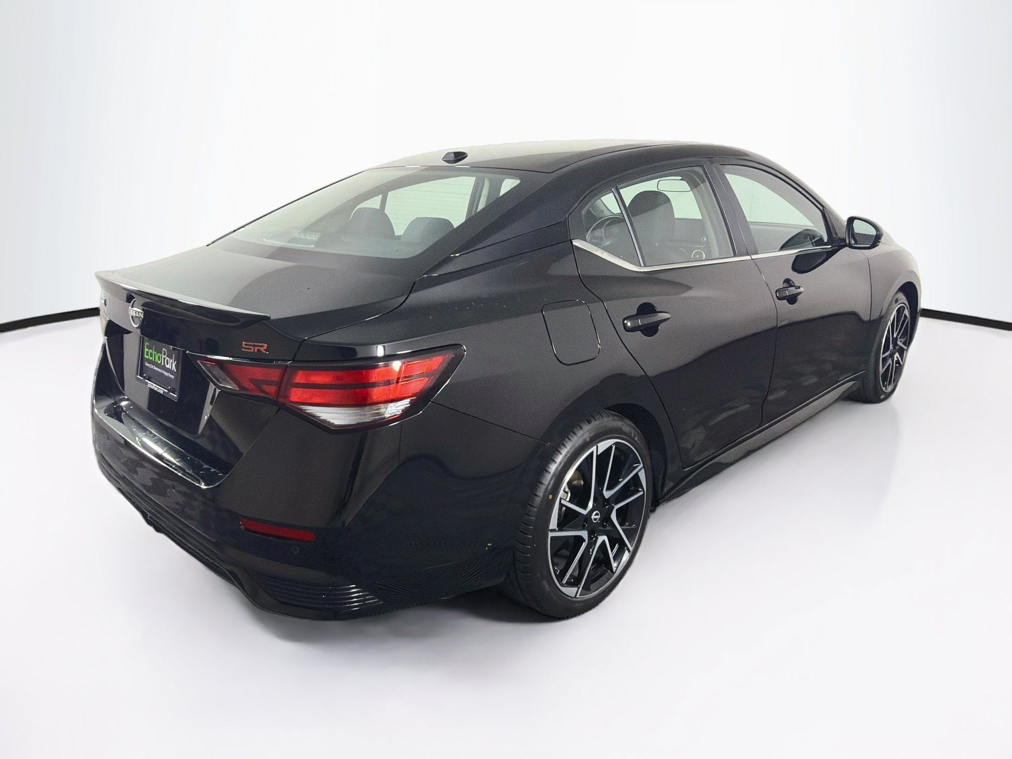 Used 2025 Nissan Sentra SR FWD image 9
