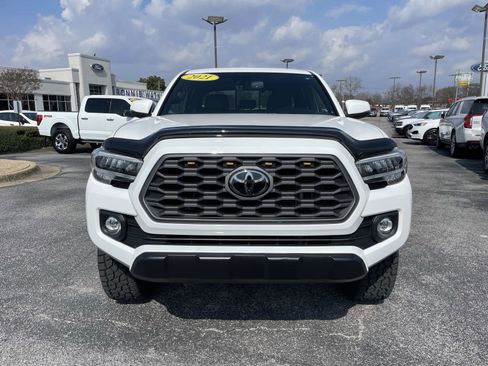 Used 2021 Toyota Tacoma TRD Off-Road w/ TRD Premium Off Road Package image 10