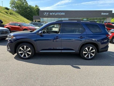 Used 2025 Honda Pilot Elite image 2