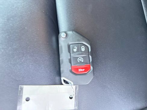 Used 2024 Jeep Wrangler High Altitude AWD/4WD image 32