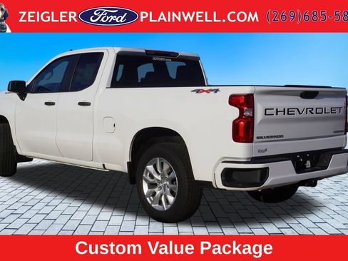 Used 2023 Chevrolet Silverado 1500 Custom AWD/4WD image 3
