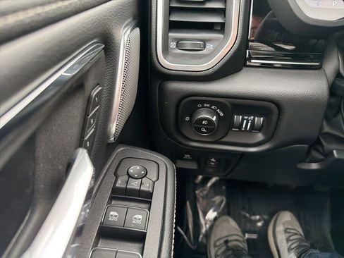 New 2026 RAM 1500 Laramie AWD/4WD image 14