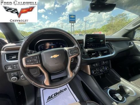 Used 2022 Chevrolet Suburban High Country AWD/4WD image 16