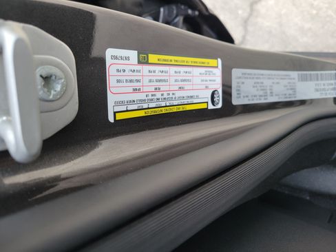 Used 2025 RAM 1500 Laramie AWD/4WD image 32