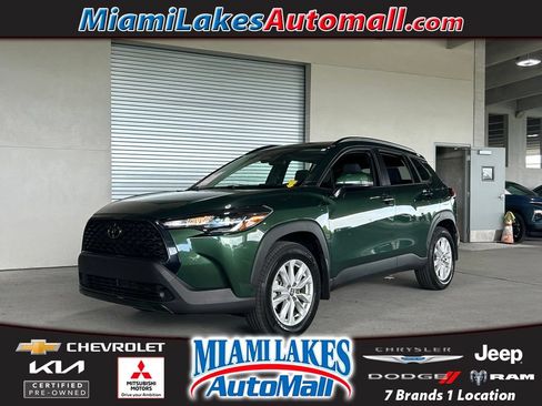 Used 2023 Toyota Corolla Cross LE w/ Moonroof Package FWD image 1