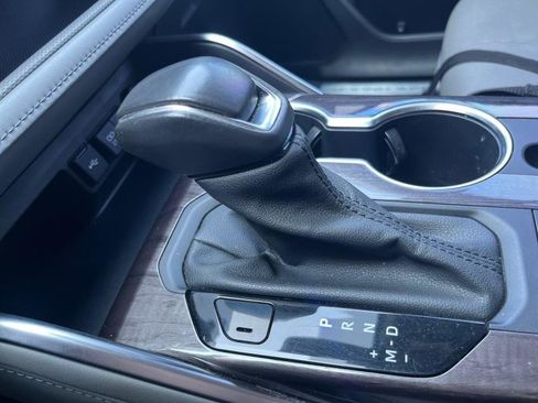 Used 2021 Toyota Highlander Limited image 16