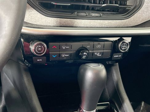 Used 2023 Jeep Compass Latitude w/ Sun and Sound Group AWD/4WD image 15