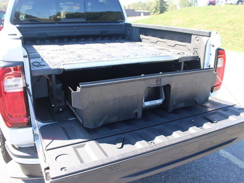 Used 2025 GMC Canyon Elevation w/ Convenience Package image 12