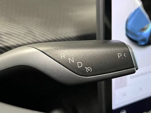 Used 2021 Tesla Model Y Long Range AWD/4WD image 24