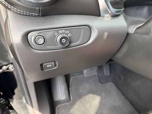 Used 2025 Chevrolet Blazer LT image 26