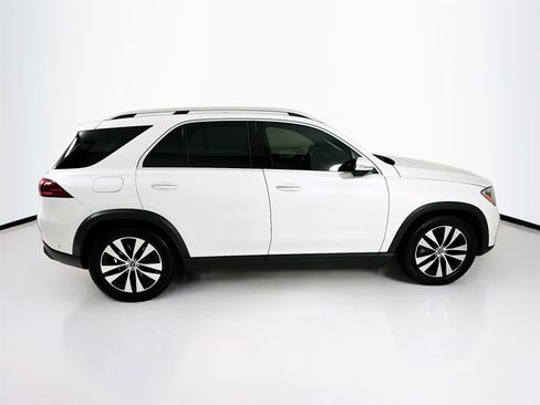 Certified 2025 Mercedes-Benz GLE 450 4MATIC image 9