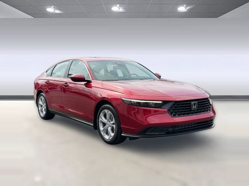 Used 2025 Honda Accord LX image 7