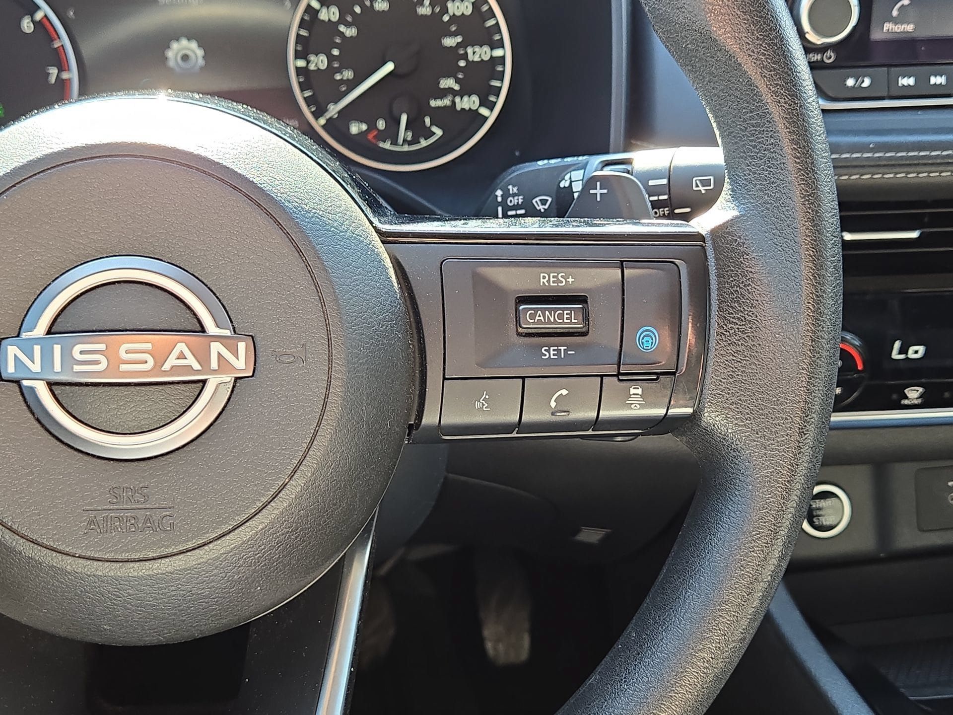 Used 2022 Nissan Rogue SV FWD image 21