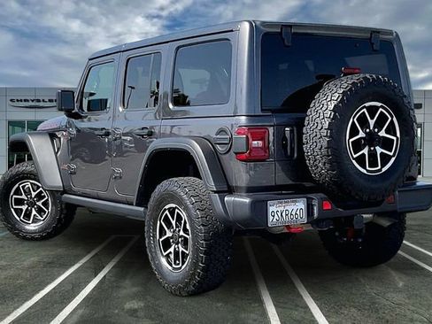 Used 2025 Jeep Wrangler Unlimited Rubicon AWD/4WD image 10