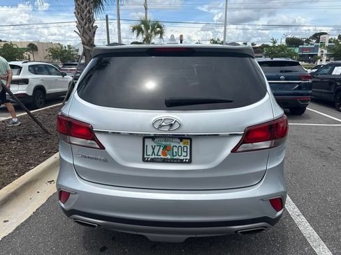 Used 2018 Hyundai Santa Fe SE FWD image 16
