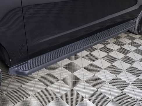 Used 2024 Ford Expedition Max XLT image 16