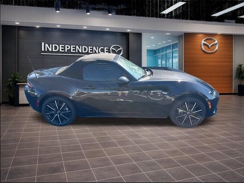 New 2026 MAZDA MX-5 Miata Grand Touring RWD image 2