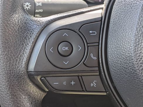 Used 2025 Toyota RAV4 XLE FWD image 24