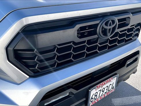 Used 2024 Toyota Tacoma TRD Off-Road AWD/4WD image 32