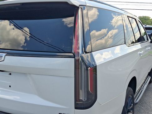 Used 2024 Cadillac Escalade ESV Sport Platinum w/ LPO, ONYX Package AWD/4WD image 11