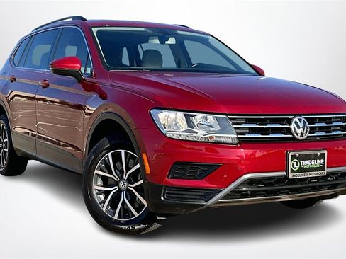 Used 2019 Volkswagen Tiguan SE w/ Panoramic Sunroof Package image 3