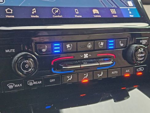 Used 2025 Jeep Grand Cherokee Summit w/ Adv Protech Group IV image 19