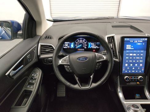 Used 2022 Ford Edge Titanium w/ Equipment Group 301A AWD/4WD image 22