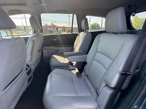 Used 2019 Honda Pilot Touring image 13