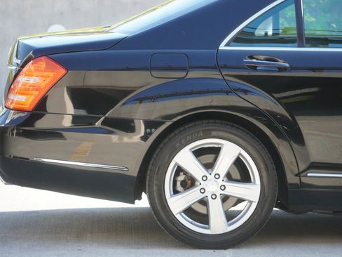 Used 2010 Mercedes-Benz S 550 4MATIC image 28