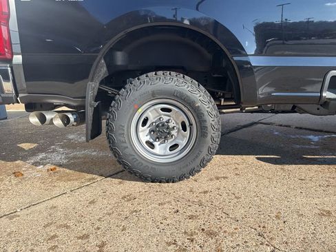 New 2026 Ford F250 XL w/ XL Off-Road Package image 9