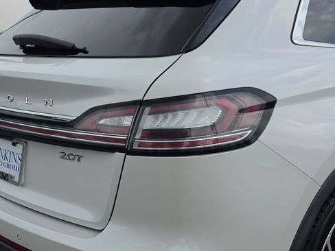 Used 2019 Lincoln Nautilus Reserve FWD image 14
